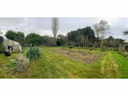 a vendre terrain à bâtir 800 m2 à guissény