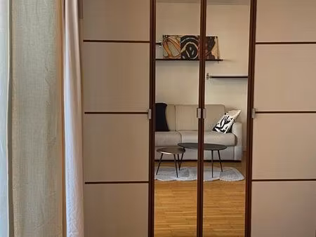 studio. terrasse. parking couvert. courbevoie bécon