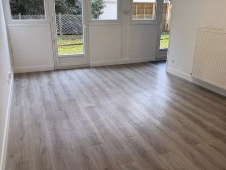 grand studio 30 m2 avec parking