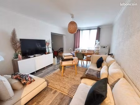 appartement 3 pièces 80 m²