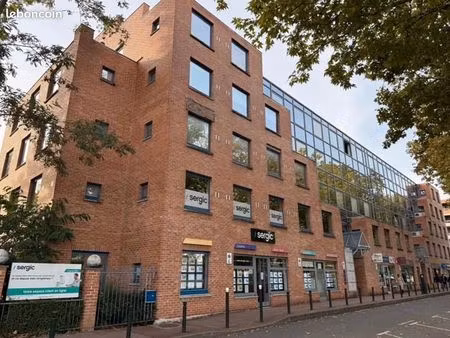 location bureau de 38 17 m² évry-courcouronnes