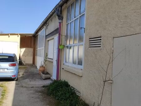 agglo blois blois local 112m² avec bureau  wc  sdb et espace de stockage à molineuf