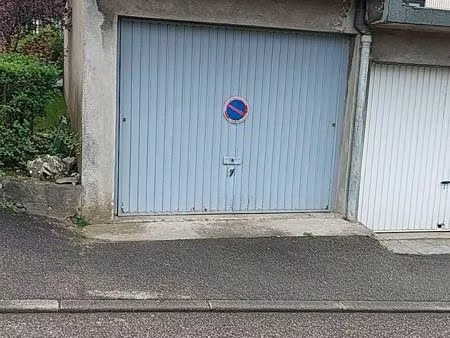 loue garage à 30 mètres de la gare de la ricamarie