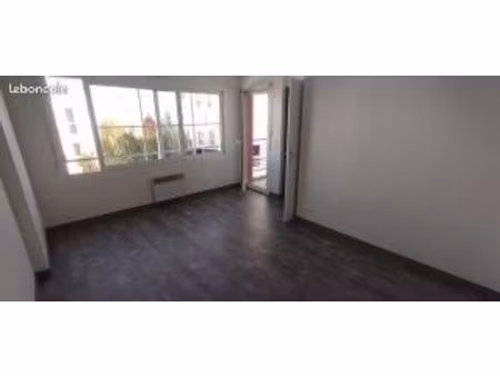 t 1 avec place de parking