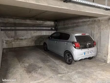 à louer place de parking