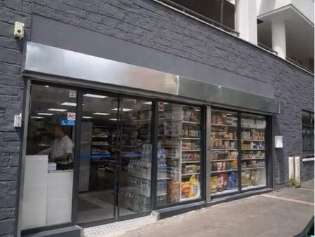 local commercial 136m2