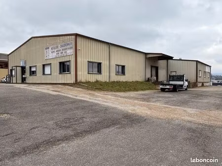 local d’activité 1100m2