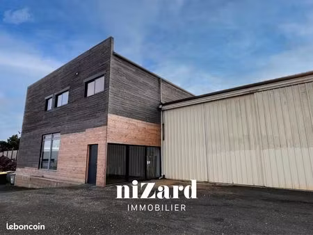 local d'activité 820 m²