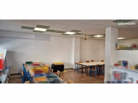 local commercial st denis centre