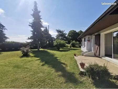 guichainville (2 km) pavillon f3 de 66 m²  situé dans un secteur calme  à seulement 2 km d