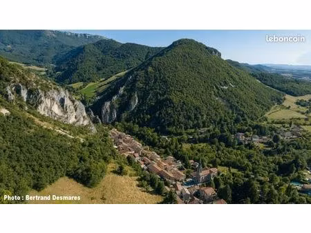 pour amoureux-ses de nature : maison de 115 m² rénovée avec goût avec dépendance et jardin