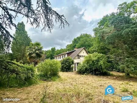 maison 8 pièces 330 m²