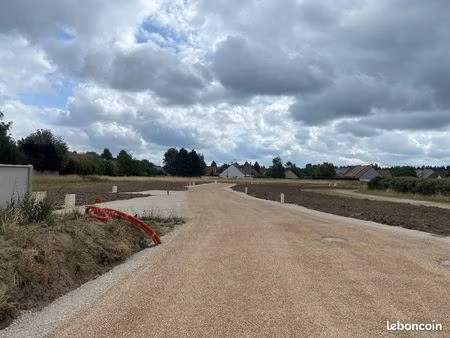 terrain 700 m² cercottes