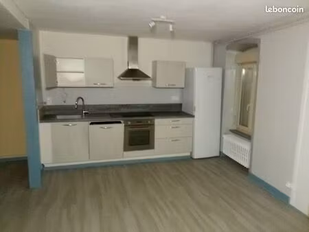 loue t3 centre st julien chapteuil