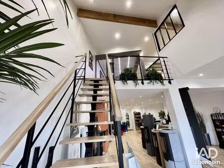 boutique 110 m² mennecy