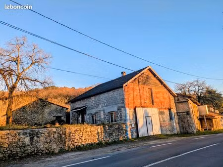 ensemble hangar et habitation à chancelade 24650 sur 431m²