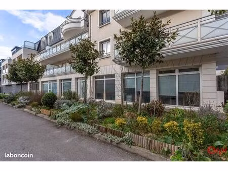 local commercial 114 m²