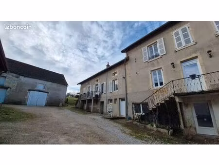 grande maison ancienne rénovée  grand terrain et nombreuses dépendances