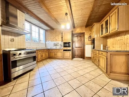 maison 7 pièces 190 m²