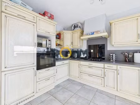 villa 7 pièces 100 m²