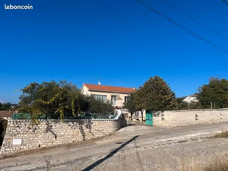 quartier résidentiel  maison avec 2 appartements et 739 m2 de terrain 295 000