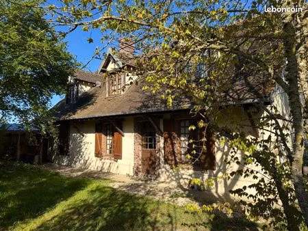 maison de 160 m2 avec cheminée et dépendances