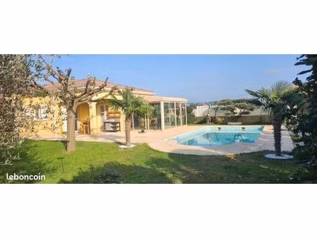 maison de 123m2 avec piscine et vue apaisante