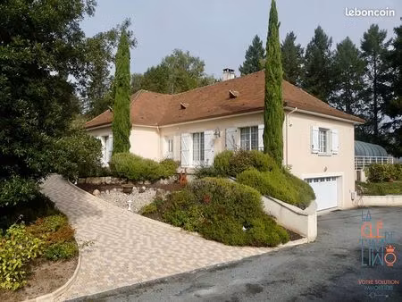 maison 7 pièces 255 m²