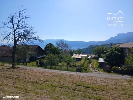 terrain 1059 m² morette