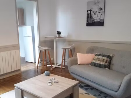 appartement t2 proche victor hugo avec terrasse