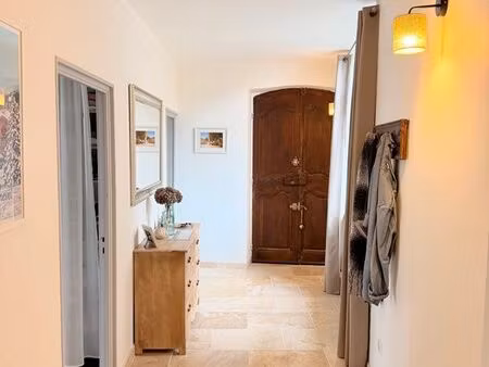 superbe t3 de caractère rénové en centre ville