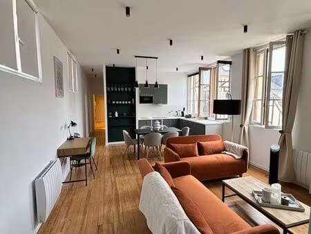 appartement entièrement équipé et meublé de 64m2