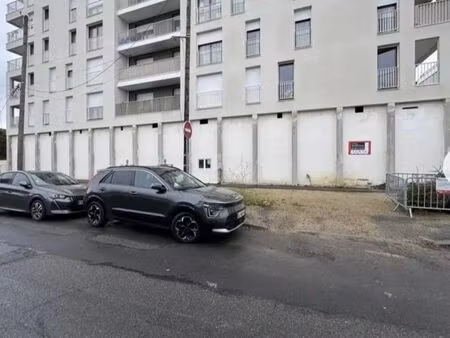 local commercial neuf à louer -extraction