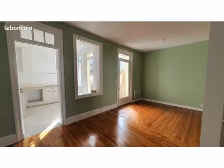 maison - 55 m² - 1 chambre - avec cour et petite dépendance