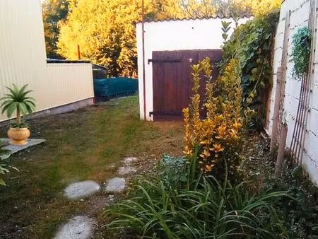 maison à rénover en lisière de forêt