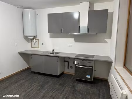 jolie maison de ville à louer