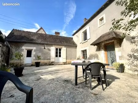 maison 8 pièces 163m2 + dépendances