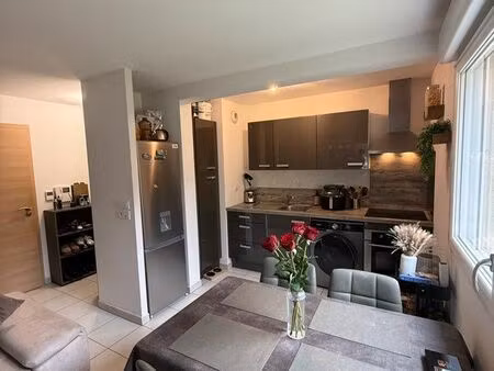 à louer t2 - quartier montboucons - parking inclus