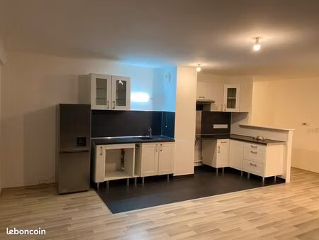 besançon : appart t3 livré en 2013 / parkings en sous sol / quartier du tilleroyes