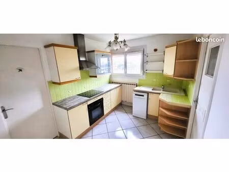 lumineux appartement de 74m²  2 chambres  cave et grenier