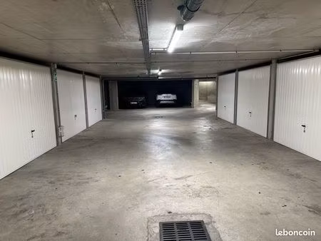 place de parking/box