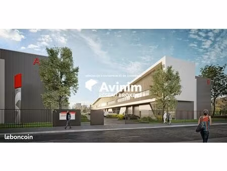 local 264 m² stains