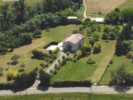 propriété de 9522m2 avec parties constructibles