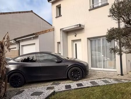 maison contemporaine 4 chambres avec piscine