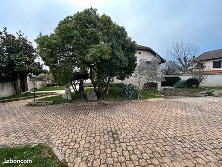 maison aux portes de beaune