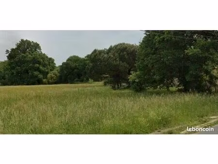 terrain 764 m² guitres