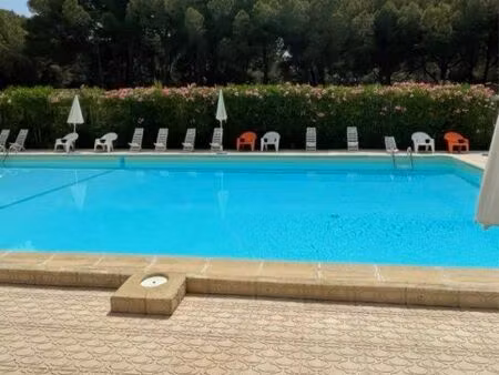 piscine  tennis  parc mer