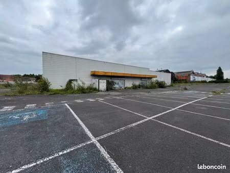 local commercial / entrepot de 290m2 avec parking