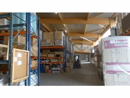 local d'activité 1 500 m²
