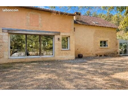 à vendre – magnifique propriété en pierre avec piscine  6 hectares et truffière – dordogne